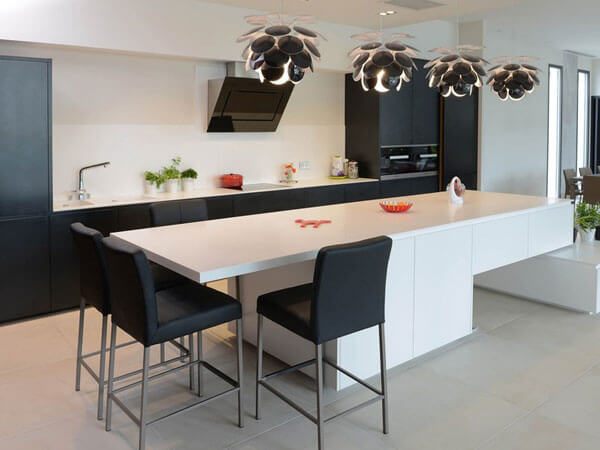 Phòng bếp được thiết kế mang phong cách hiện đại mang đến cho bạn cảm giác sang trọng và ấn tượng khi bước chân vào căn phòng.